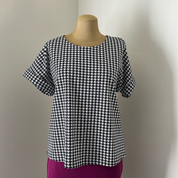 Melloday Women's Houndstooth Top - Picture 2 of 9